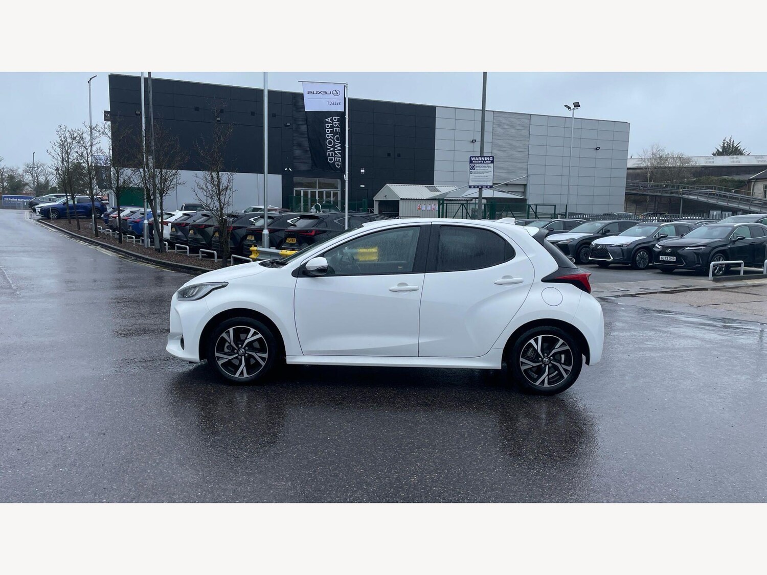 Used Toyota Yaris for sale - 77825145: Photo 19