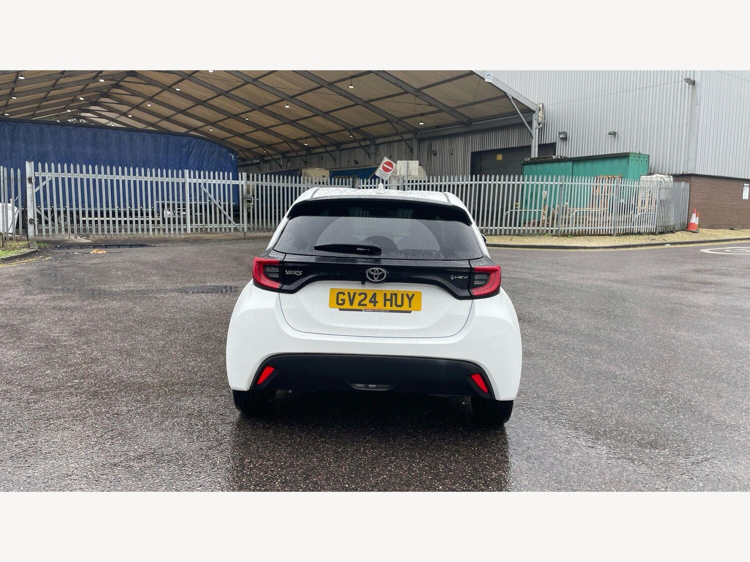 Used Toyota Yaris for sale - 77825145: Photo 21