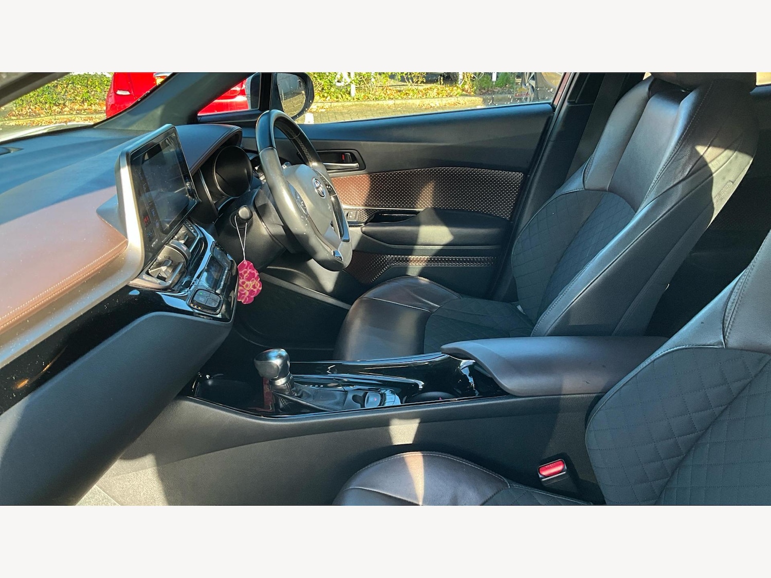 Used Toyota C-HR 2018 for sale - 76690019: Photo 12