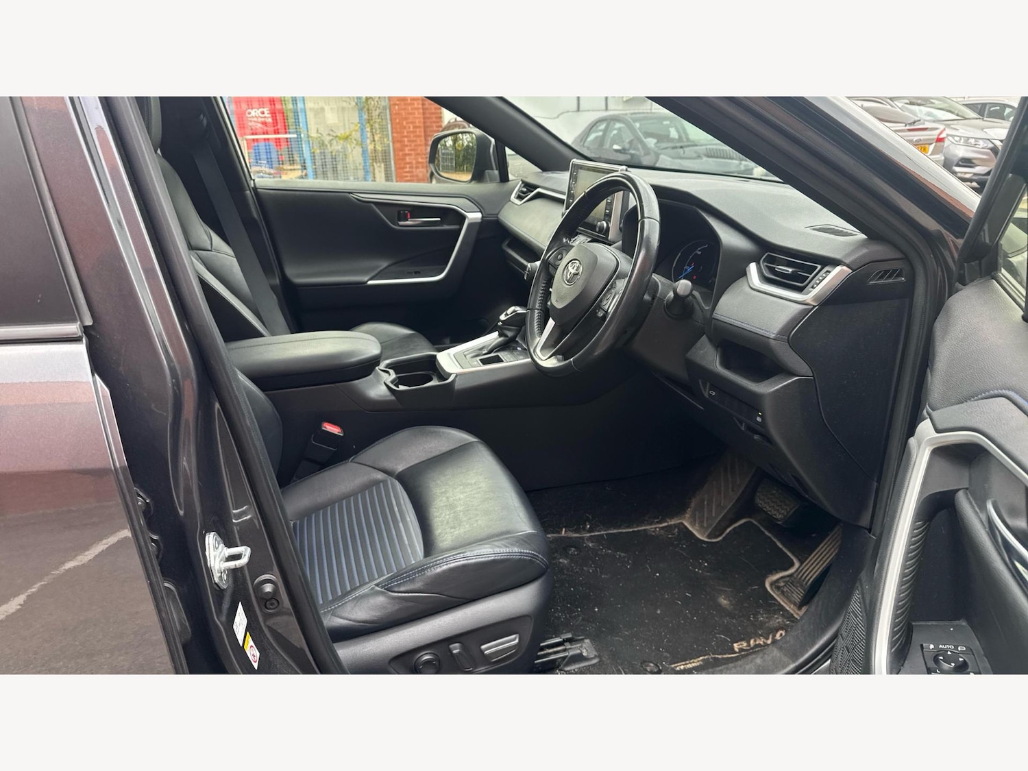 Used Toyota RAV4 2019 for sale - 76772055: Photo 13