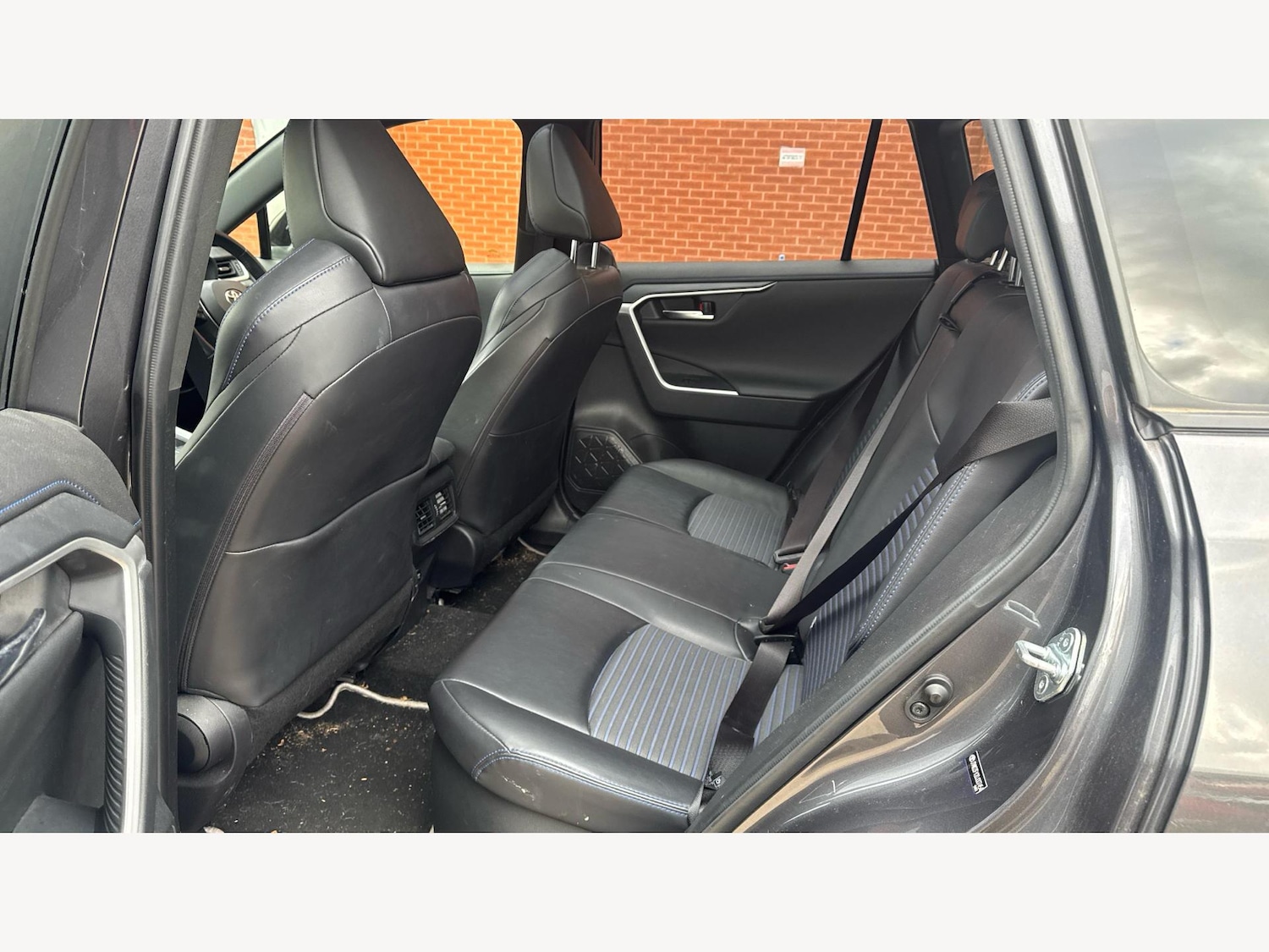 Used Toyota RAV4 2019 for sale - 76772055: Photo 15