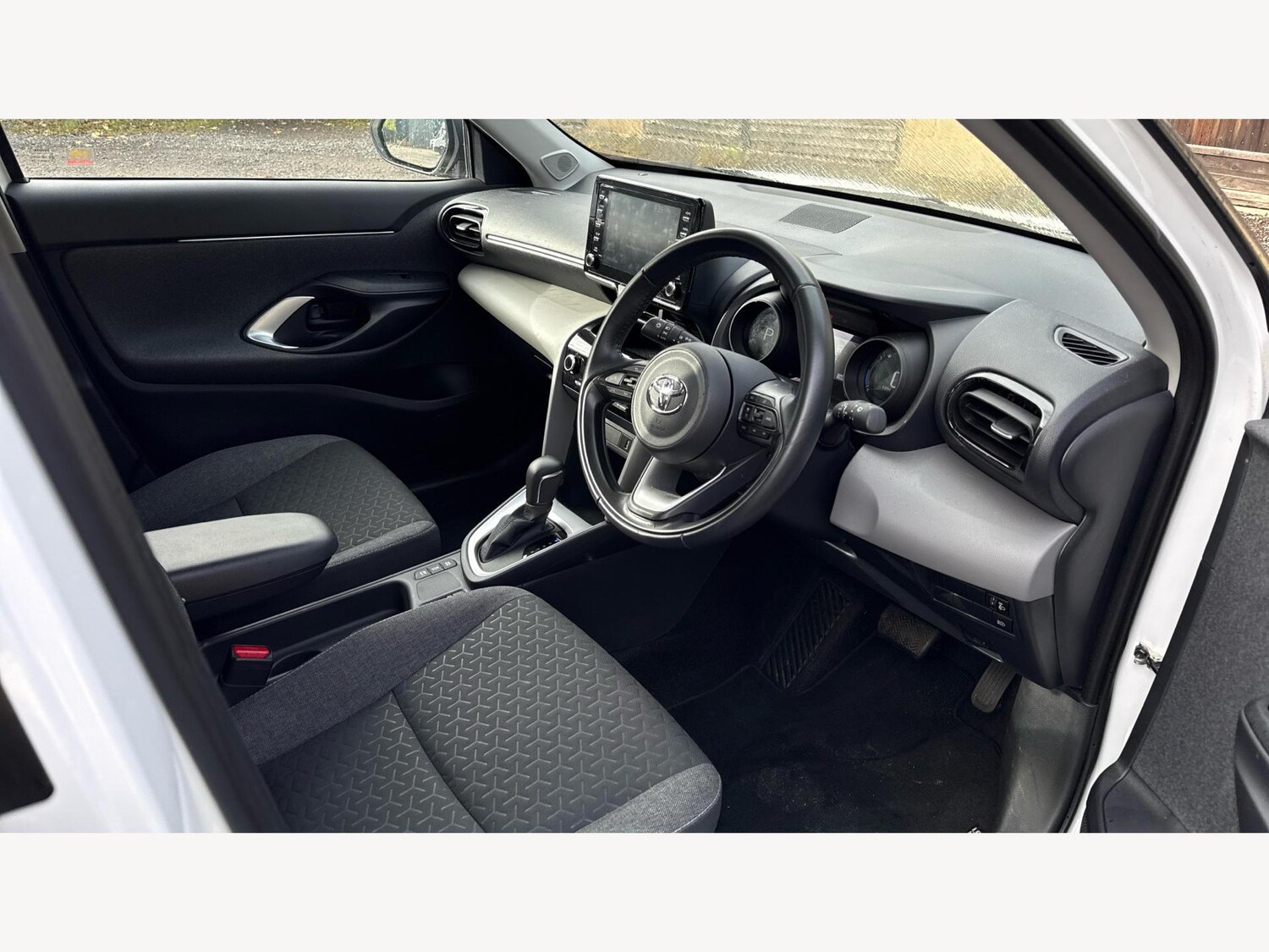 Used Toyota Yaris Cross 2022 for sale - 76360821: Photo 13