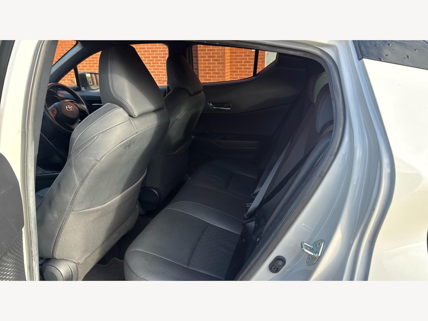 Used Toyota C-HR 2019 for sale - 76644680: Photo 15