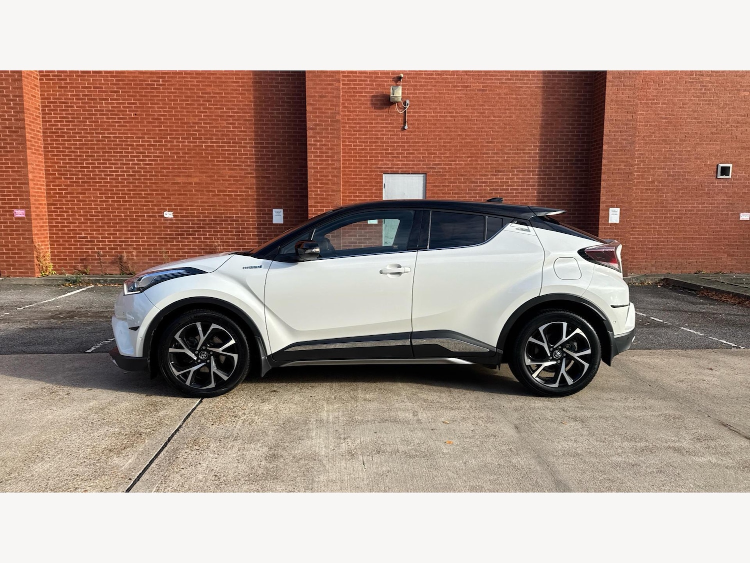 Used Toyota C-HR 2019 for sale - 76644680: Photo 19