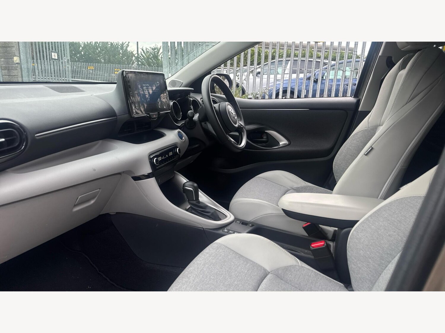 Used Toyota Yaris 2022 for sale - 77496622: Photo 12