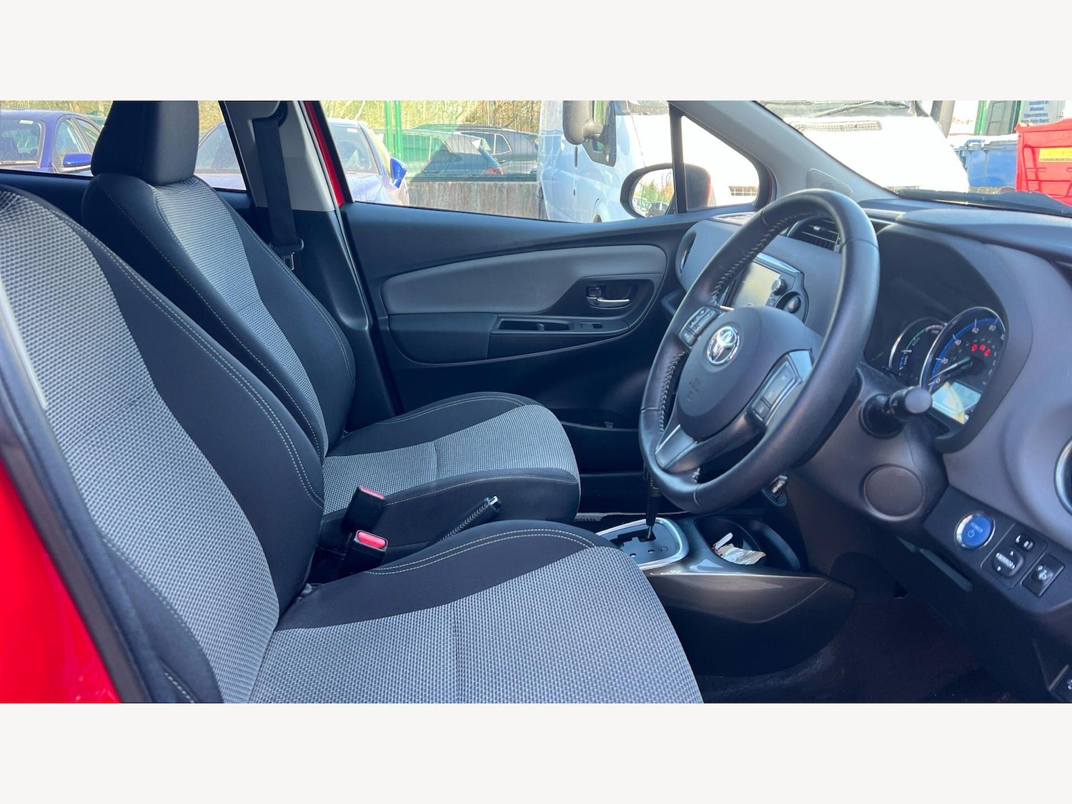 Used Toyota Yaris 2016 for sale - 77993941: Photo 13