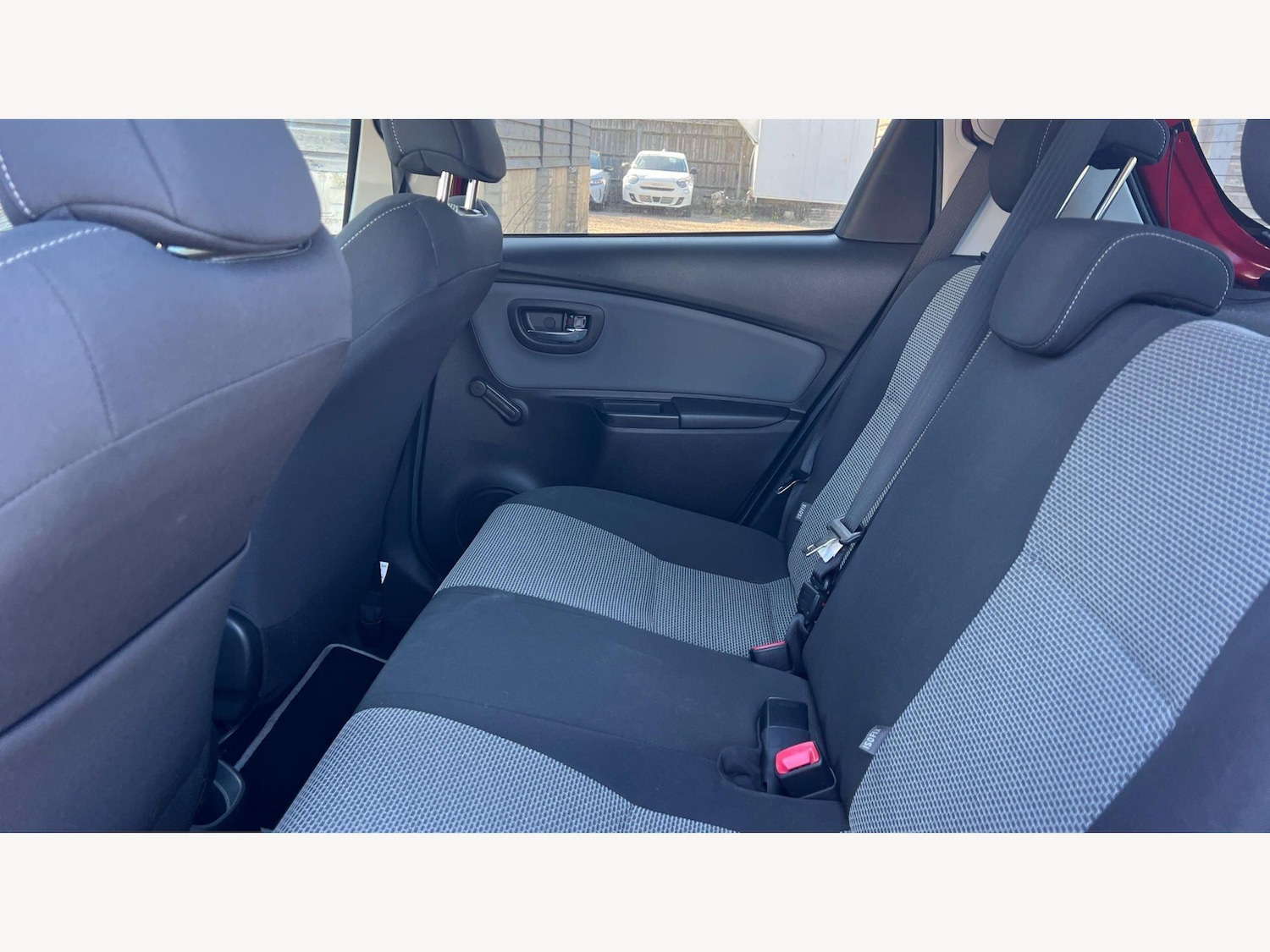 Used Toyota Yaris 2016 for sale - 77993941: Photo 15