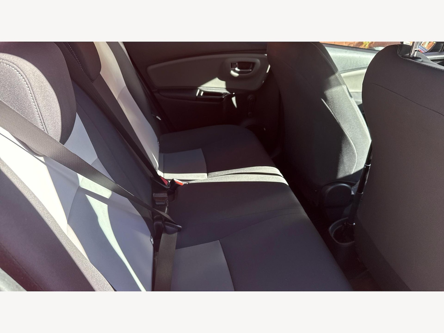 Used Toyota Yaris 2017 for sale - 76370653: Photo 14