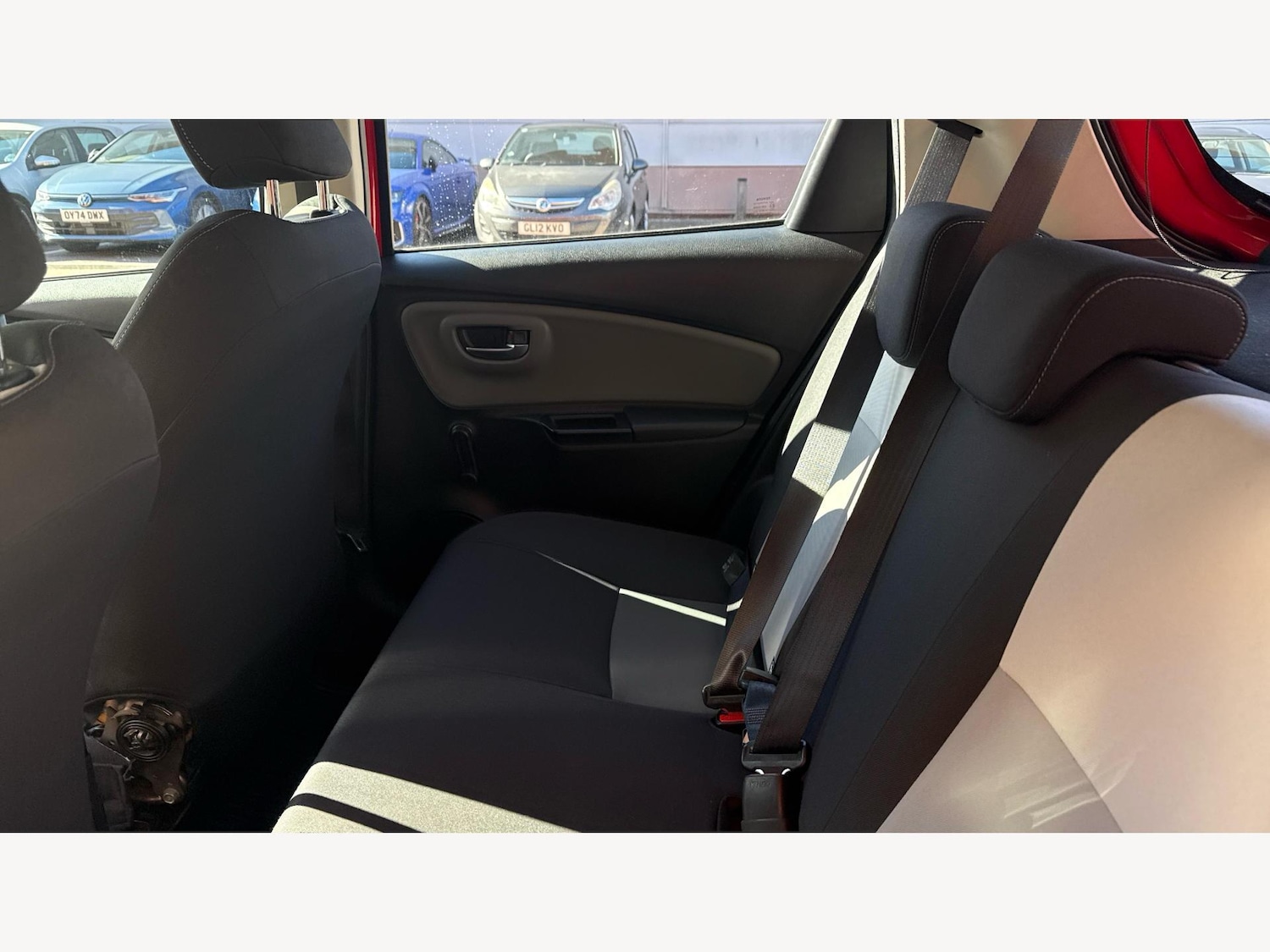 Used Toyota Yaris 2017 for sale - 76370653: Photo 15