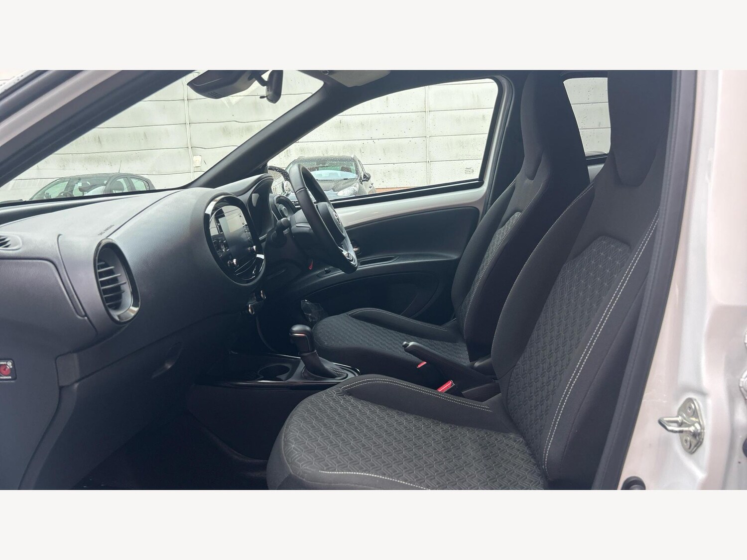 Used Toyota Aygo X 2024 for sale - 77254646: Photo 12
