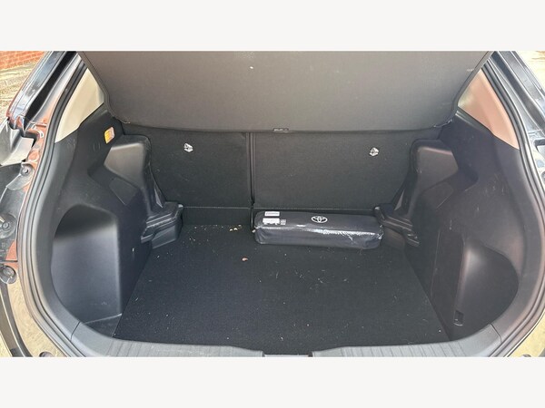 Used Toyota Yaris Cross 2024 for sale - 76151889: Photo 16