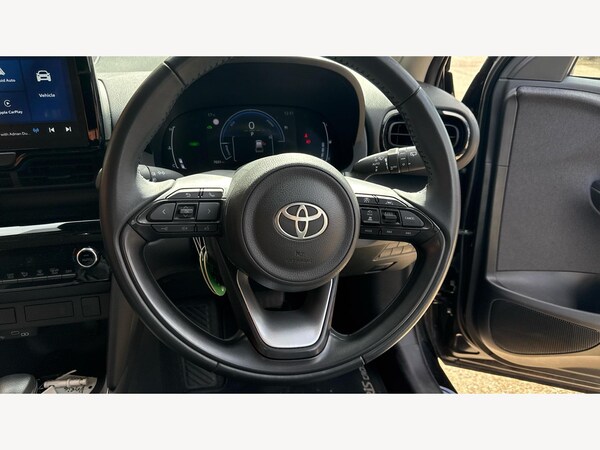 Used Toyota Yaris Cross 2024 for sale - 76151889: Photo 8