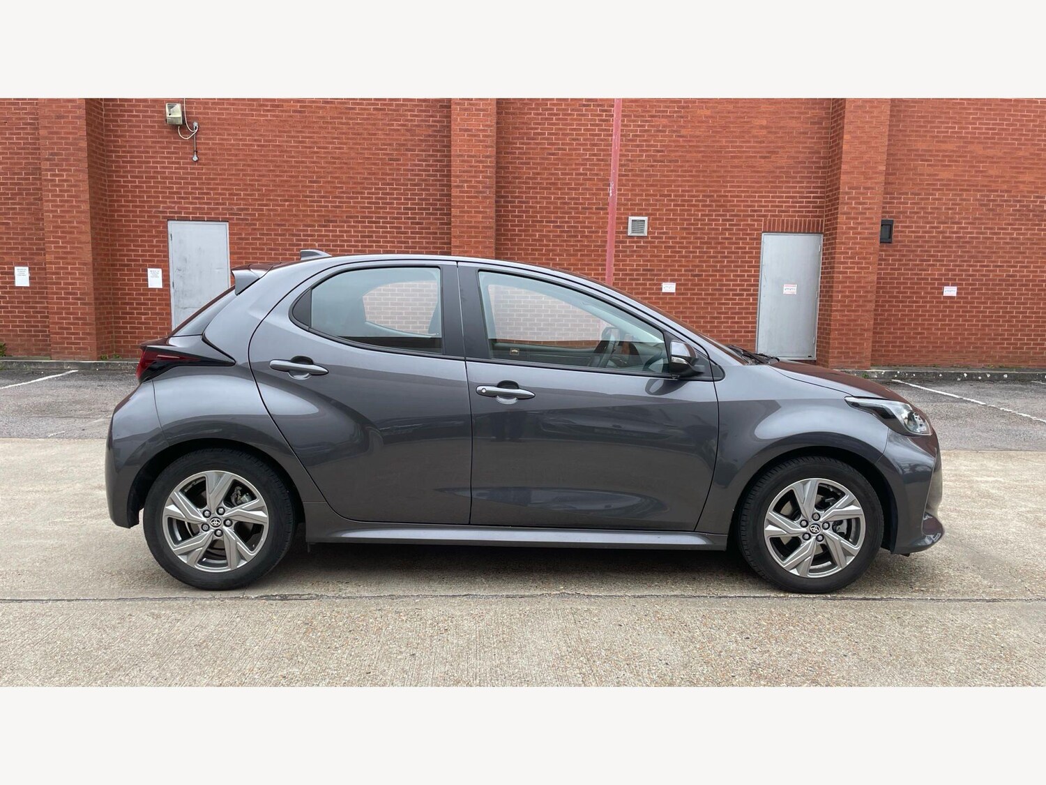 Used Toyota Yaris for sale - 78215011: Photo 18
