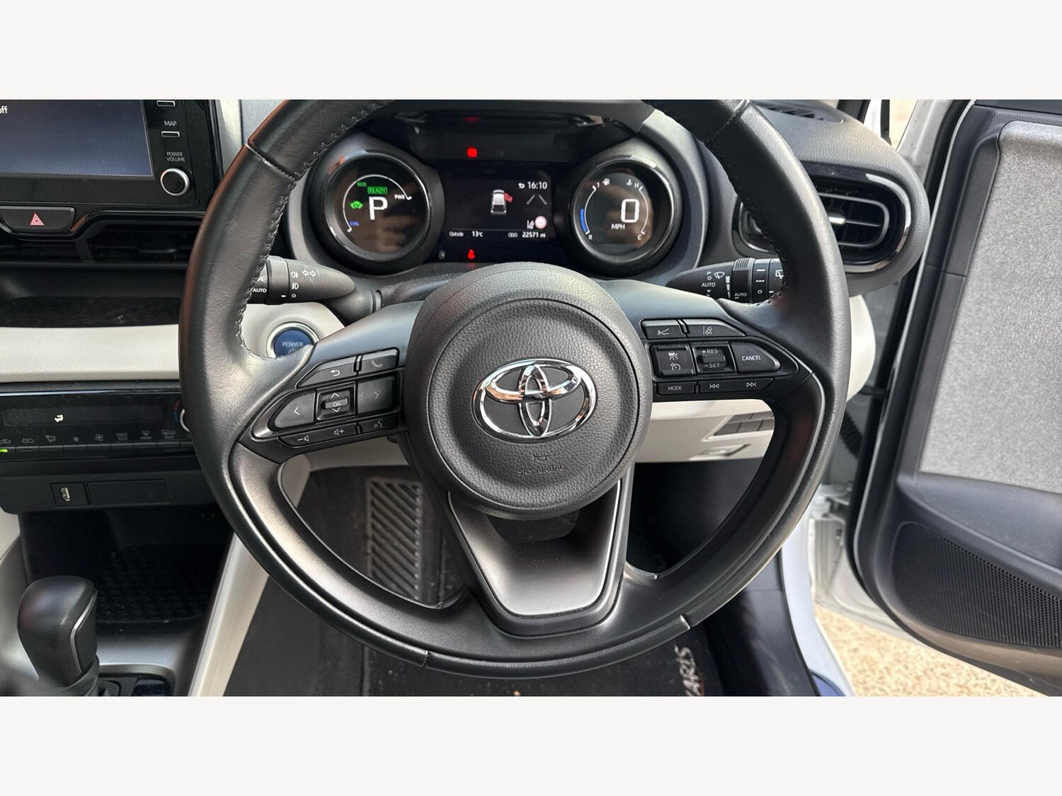 Used Toyota Yaris 2022 for sale - 77203789: Photo 10