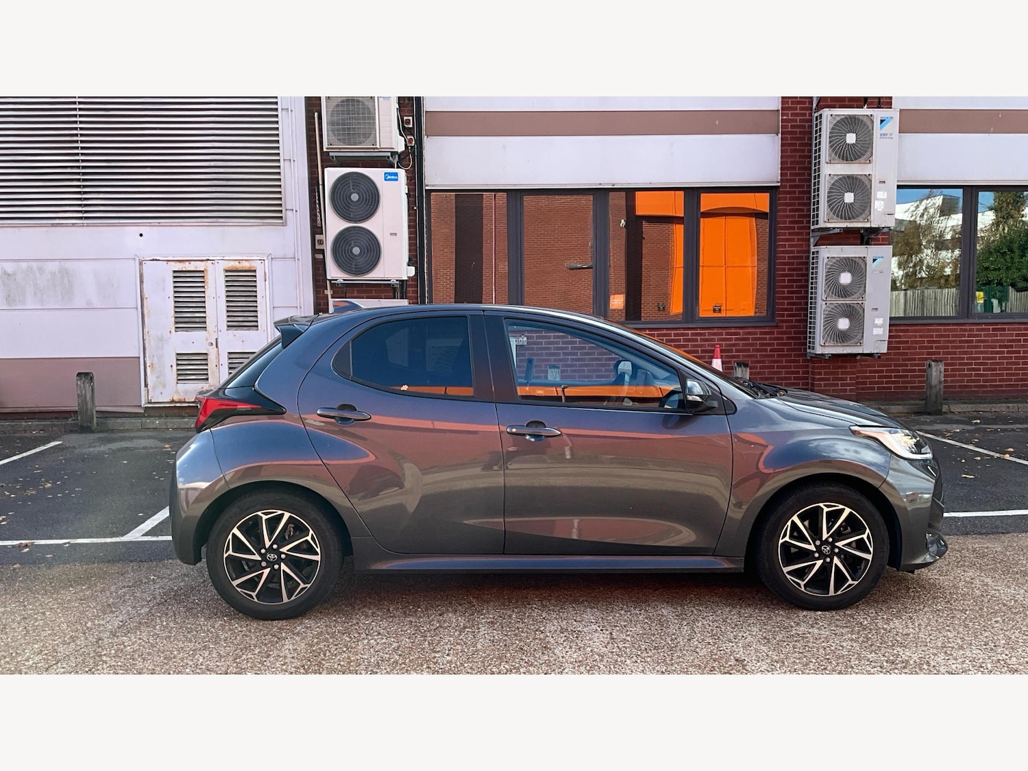 Used Toyota Yaris 2023 for sale - 77142925: Photo 18