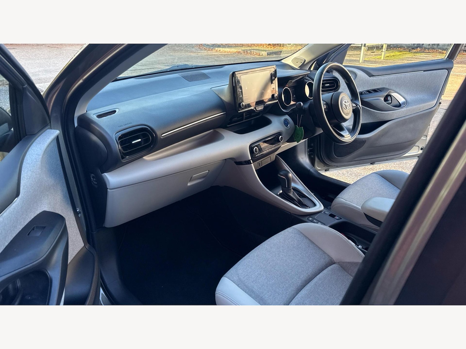 Used Toyota Yaris 2021 for sale - 76370703: Photo 12