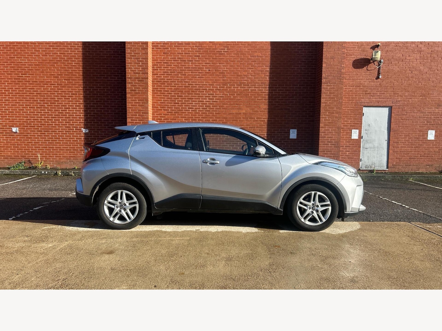 Used Toyota C-HR 2022 for sale - 77203532: Photo 18