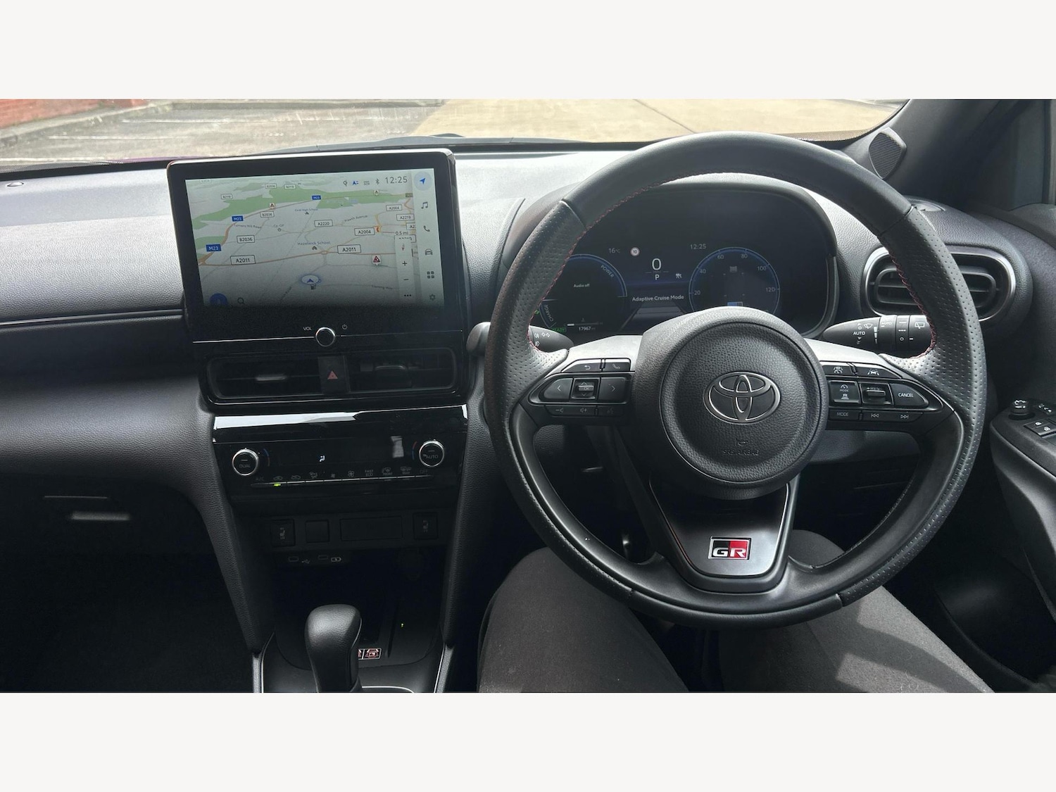 Used Toyota Yaris Cross 2024 for sale - 77109877: Photo 7