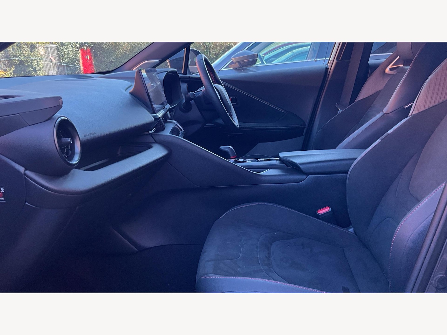 Used Toyota C-HR 2024 for sale - 76689811: Photo 12