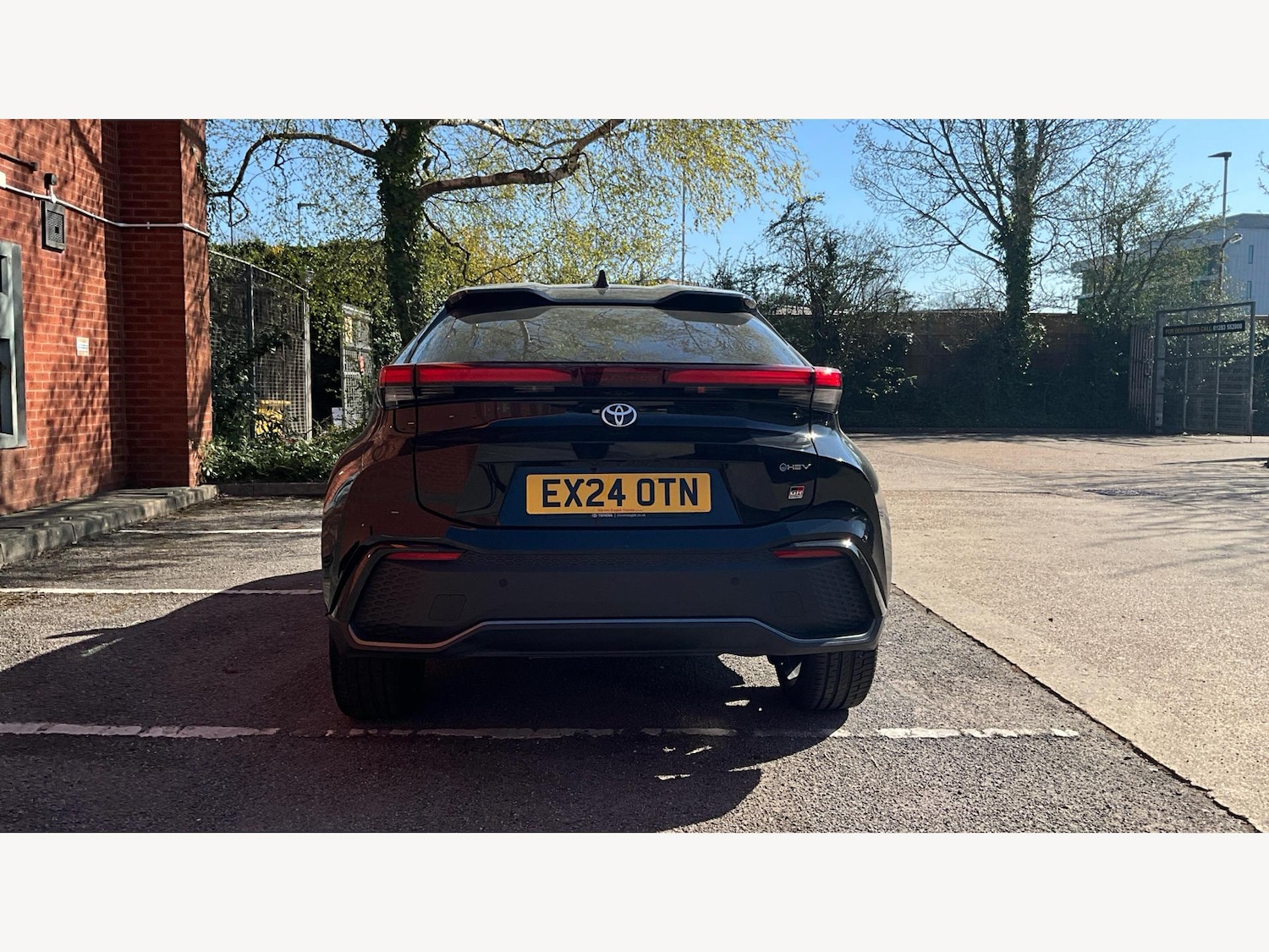 Used Toyota C-HR 2024 for sale - 76689811: Photo 21