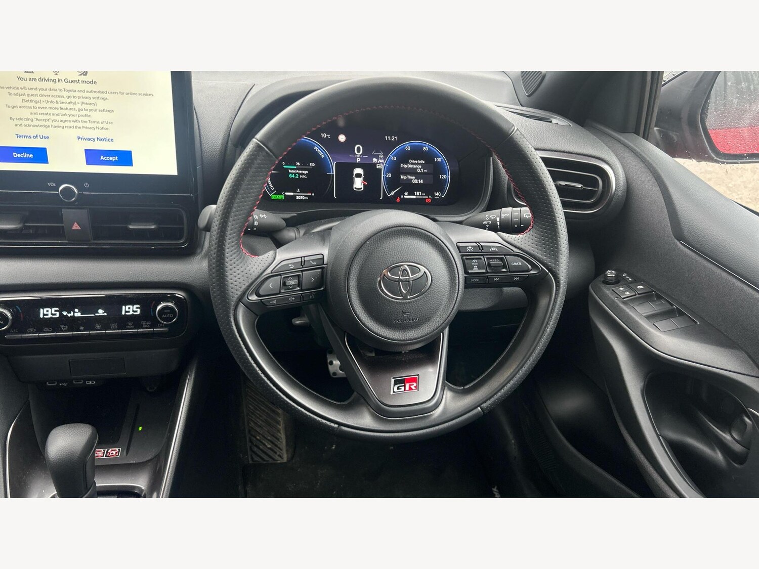 Used Toyota Yaris for sale - 77175235: Photo 8