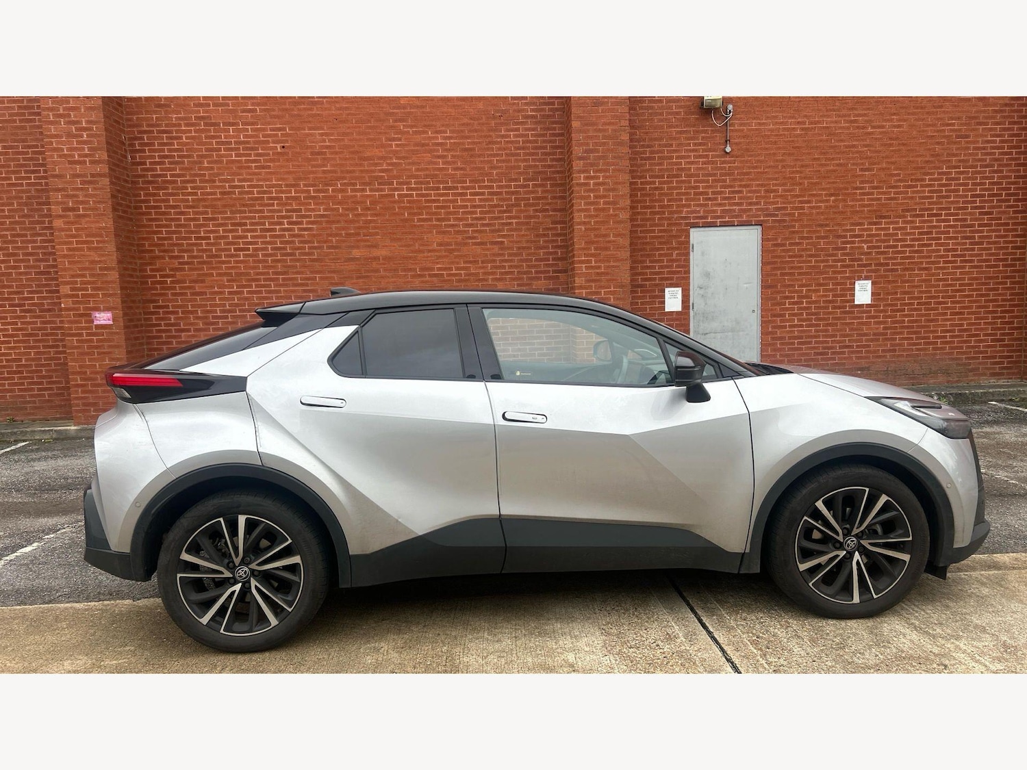 Used Toyota C-HR for sale - 77926104: Photo 18