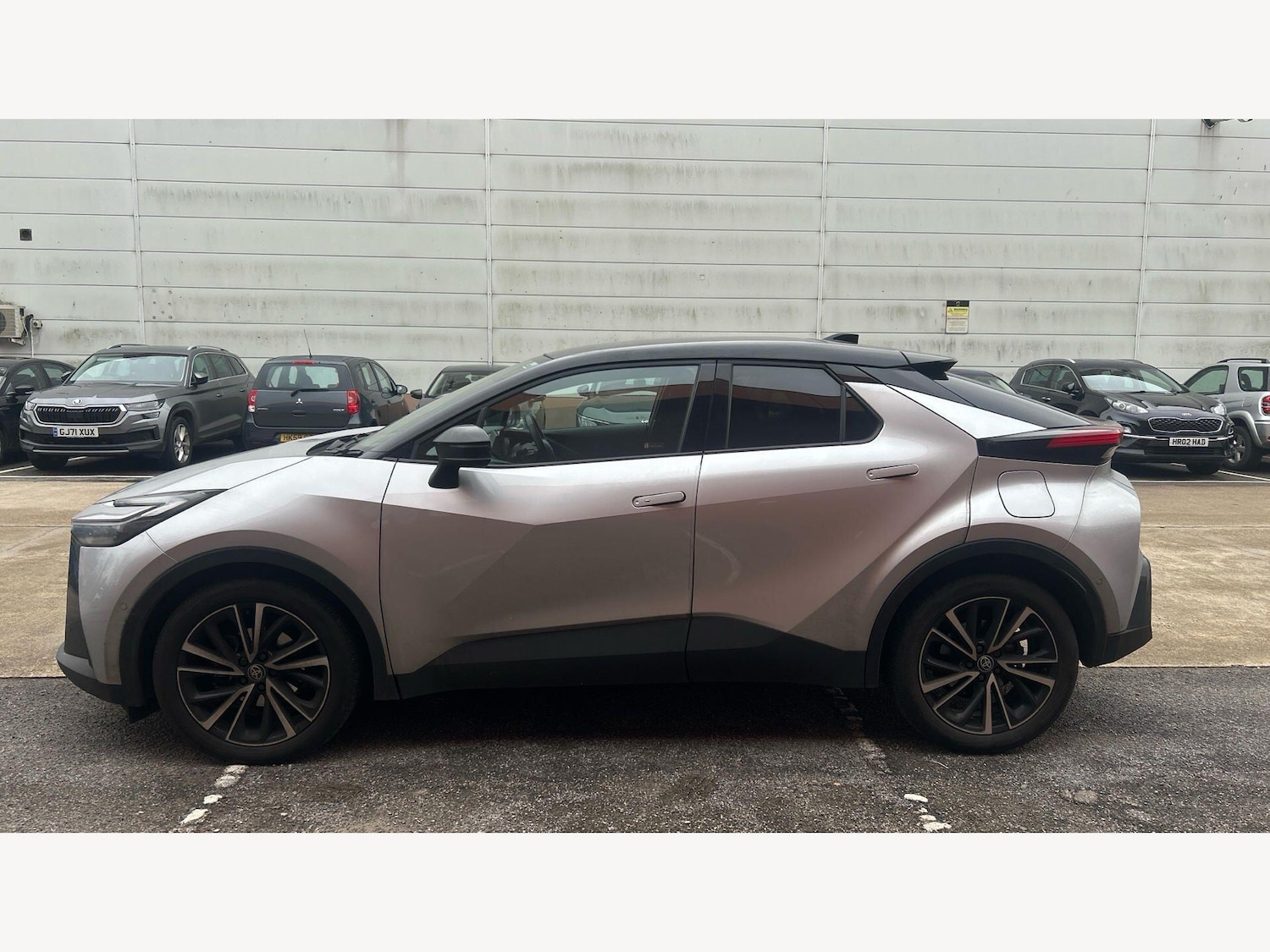 Used Toyota C-HR for sale - 77926104: Photo 19