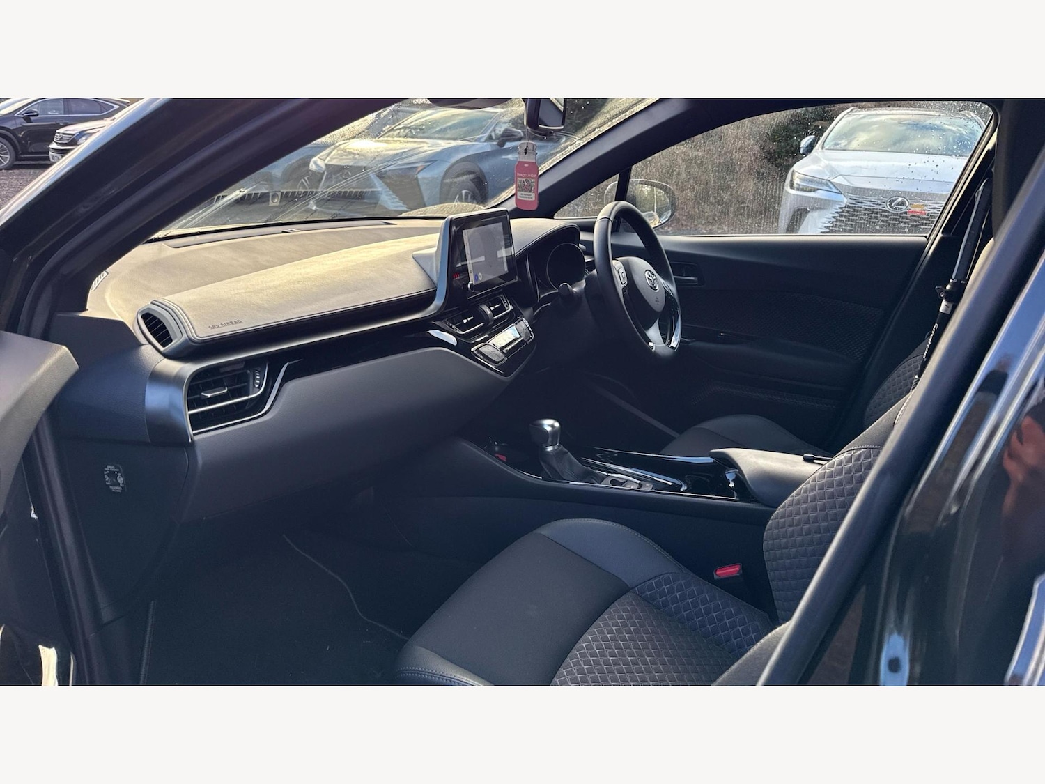 Used Toyota C-HR 2023 for sale - 76689887: Photo 12