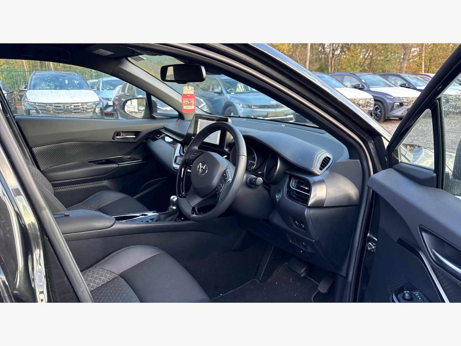 Used Toyota C-HR 2023 for sale - 76689887: Photo 13