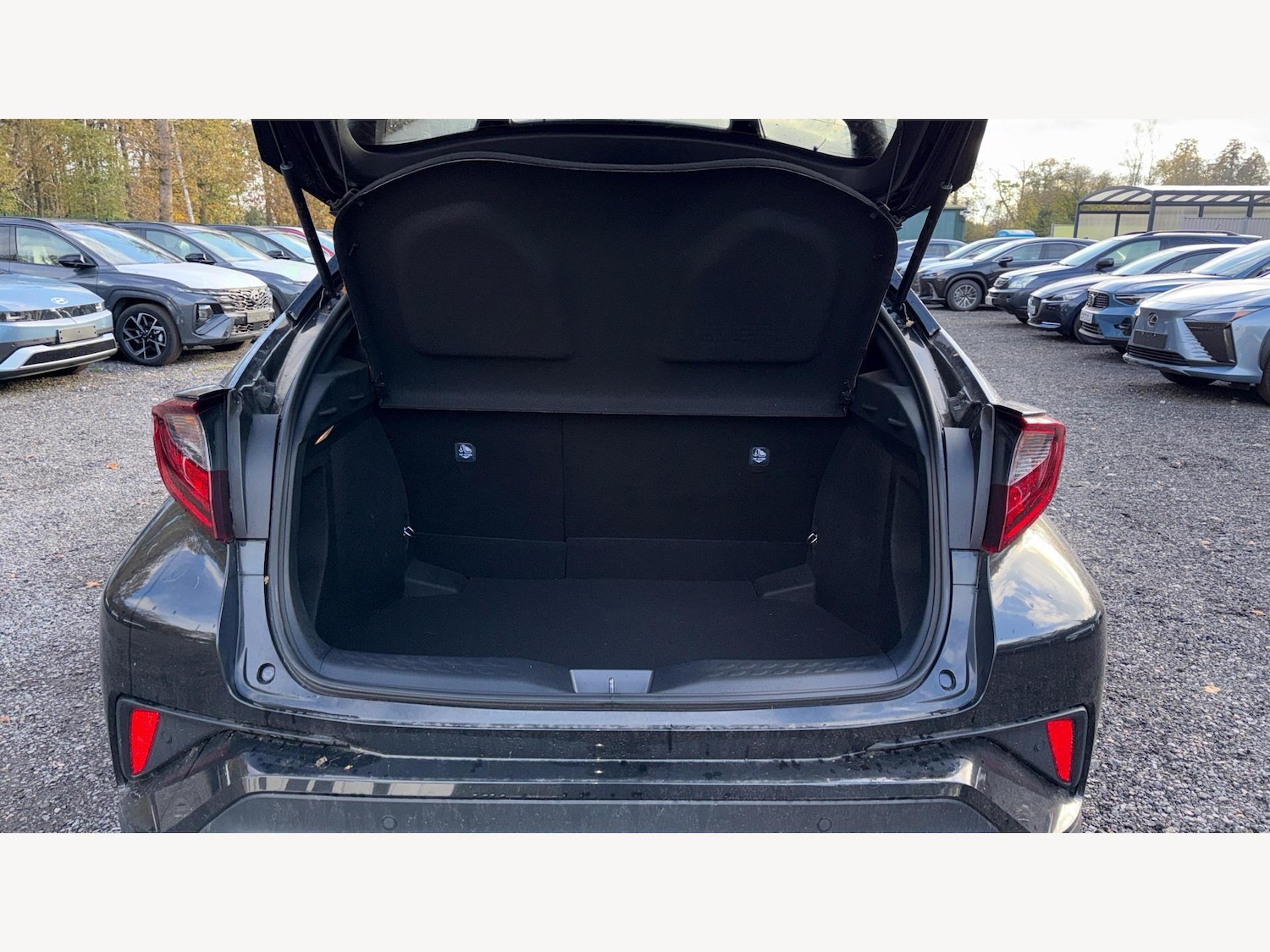 Used Toyota C-HR 2023 for sale - 76689887: Photo 16