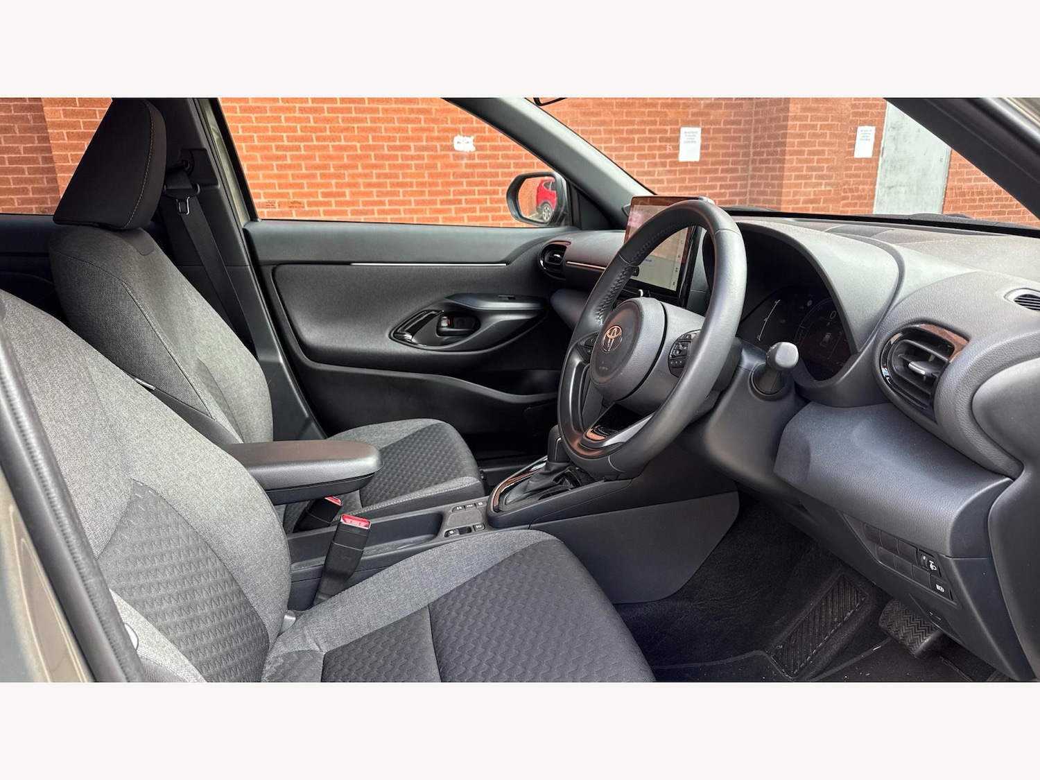 Used Toyota Yaris Cross 2024 for sale - 76260076: Photo 13