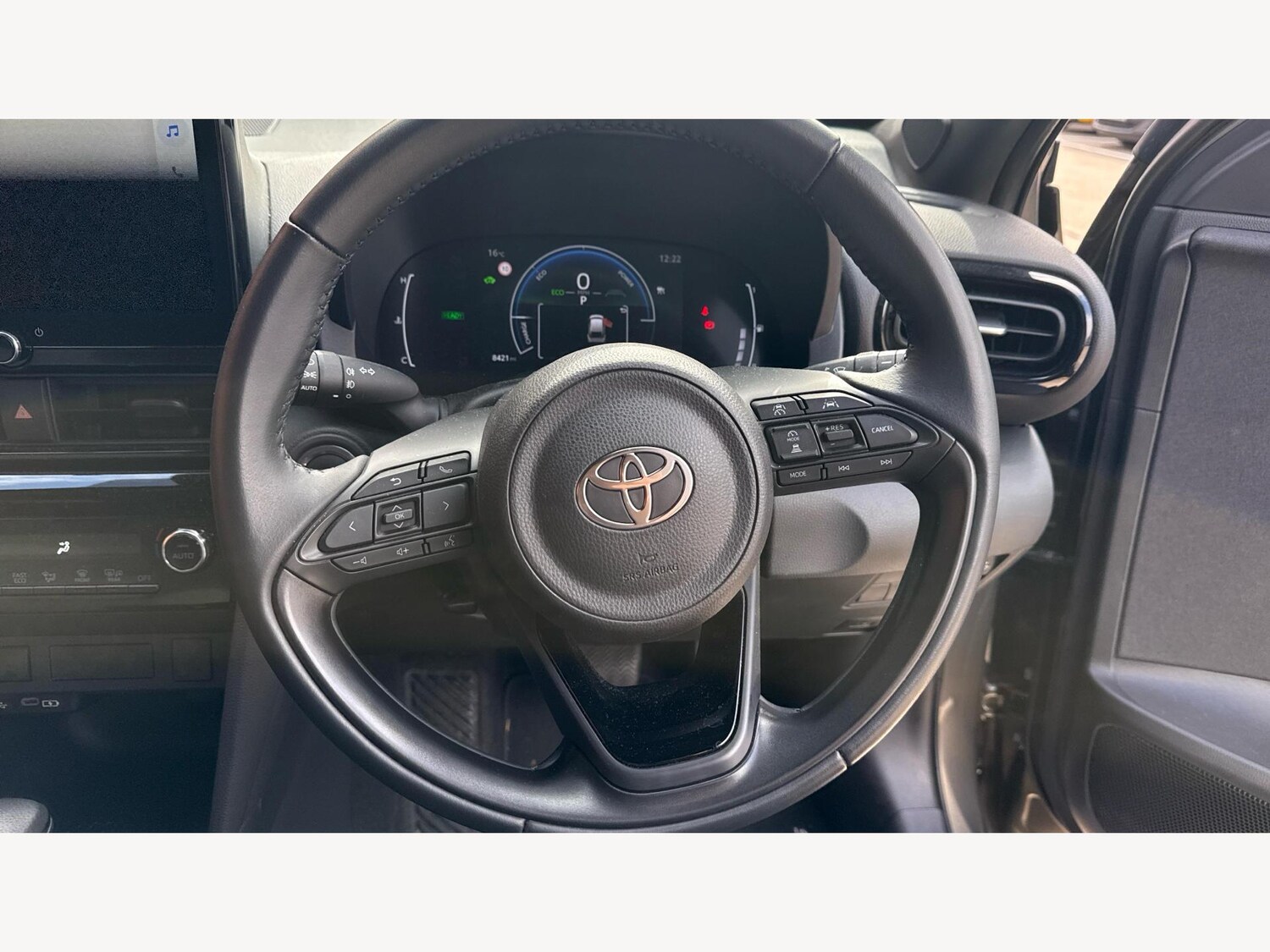 Used Toyota Yaris Cross 2024 for sale - 76260076: Photo 8