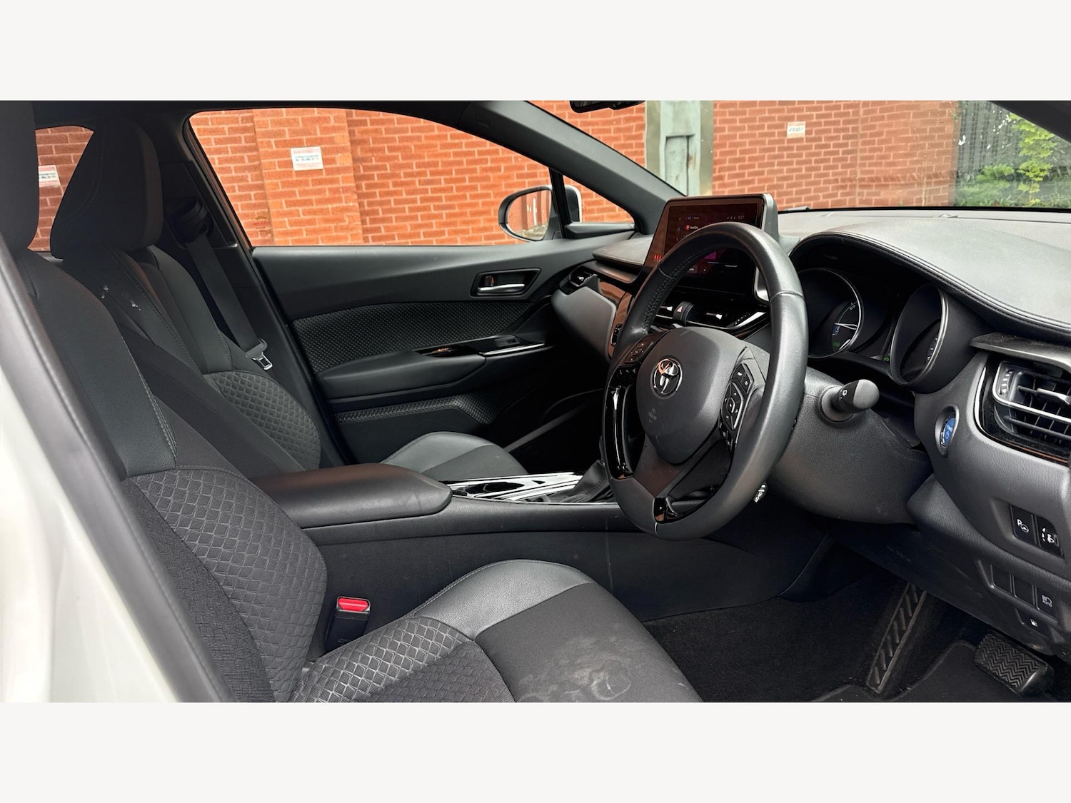 Used Toyota C-HR 2023 for sale - 76646349: Photo 13