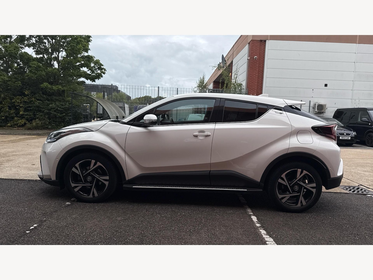 Used Toyota C-HR 2023 for sale - 76646349: Photo 19