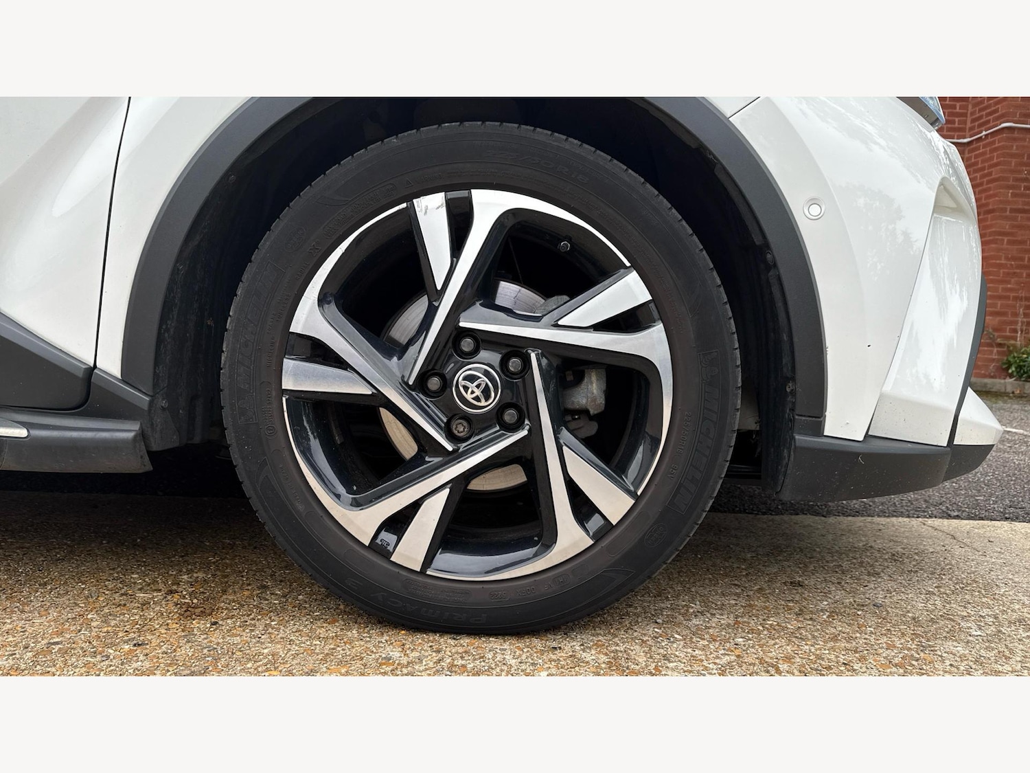 Used Toyota C-HR 2023 for sale - 76646349: Photo 20