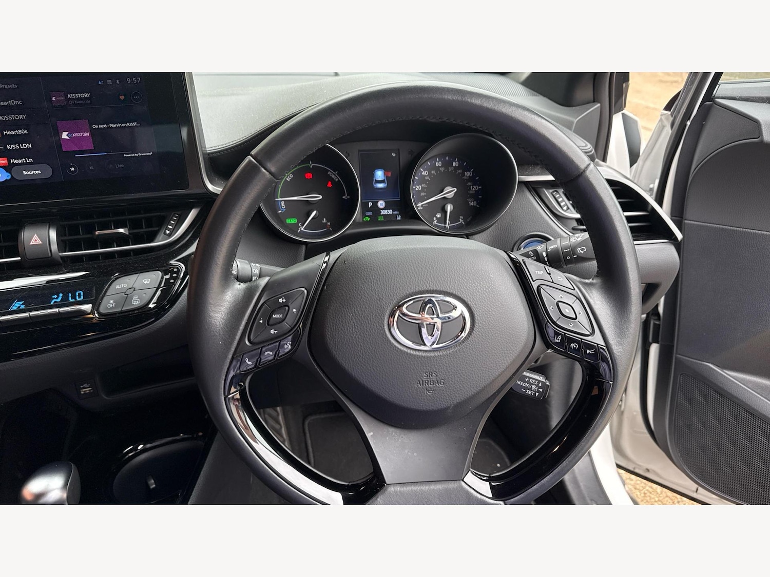 Used Toyota C-HR 2023 for sale - 76646349: Photo 8