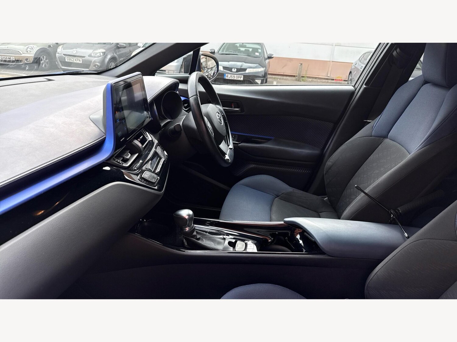 Used Toyota C-HR 2018 for sale - 75977686: Photo 12