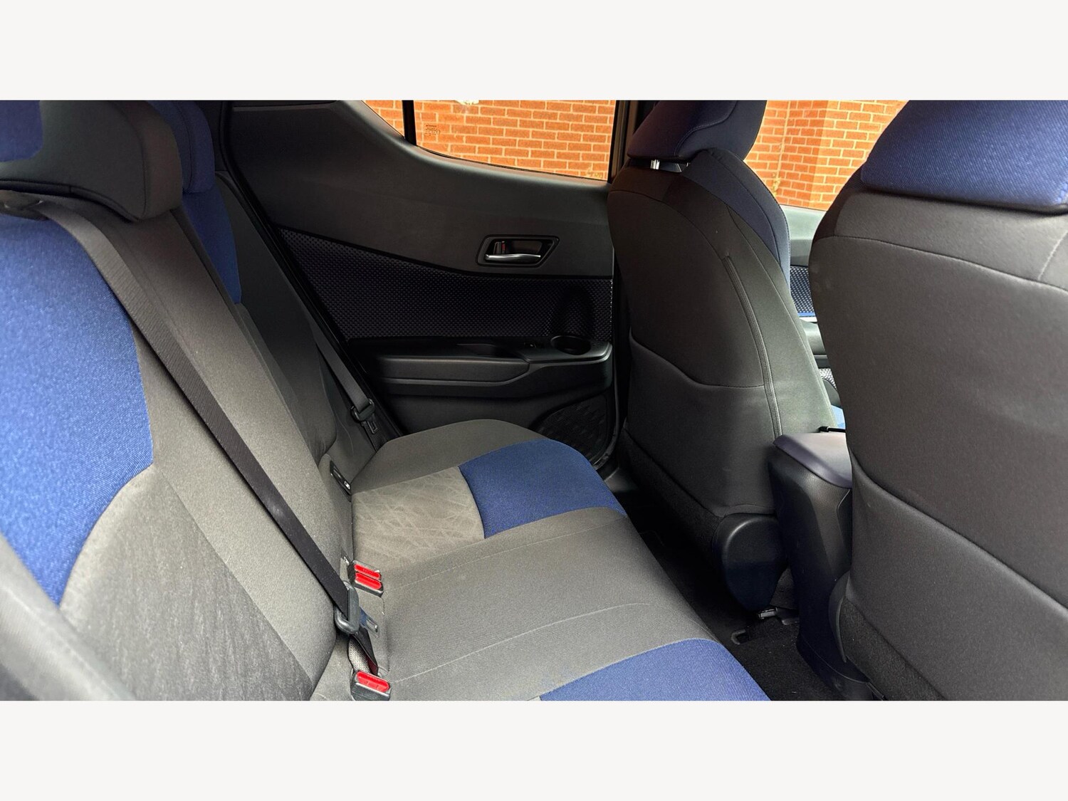 Used Toyota C-HR 2018 for sale - 75977686: Photo 14