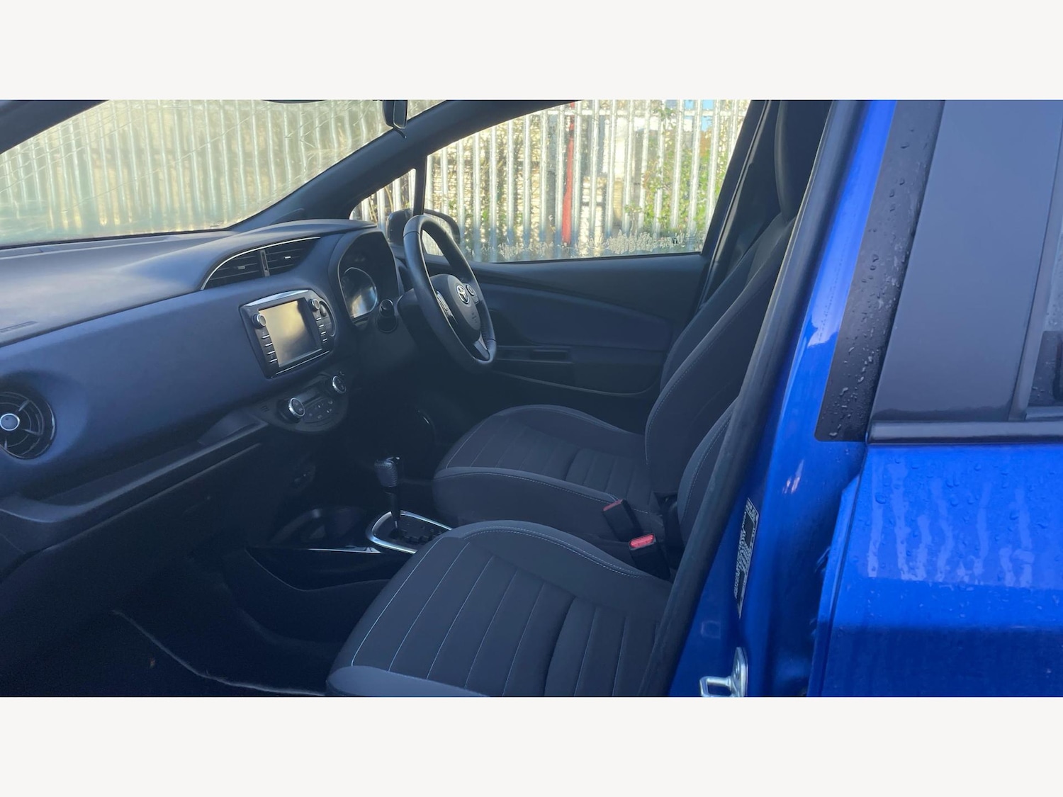 Used Toyota Yaris 2018 for sale - 77039991: Photo 12