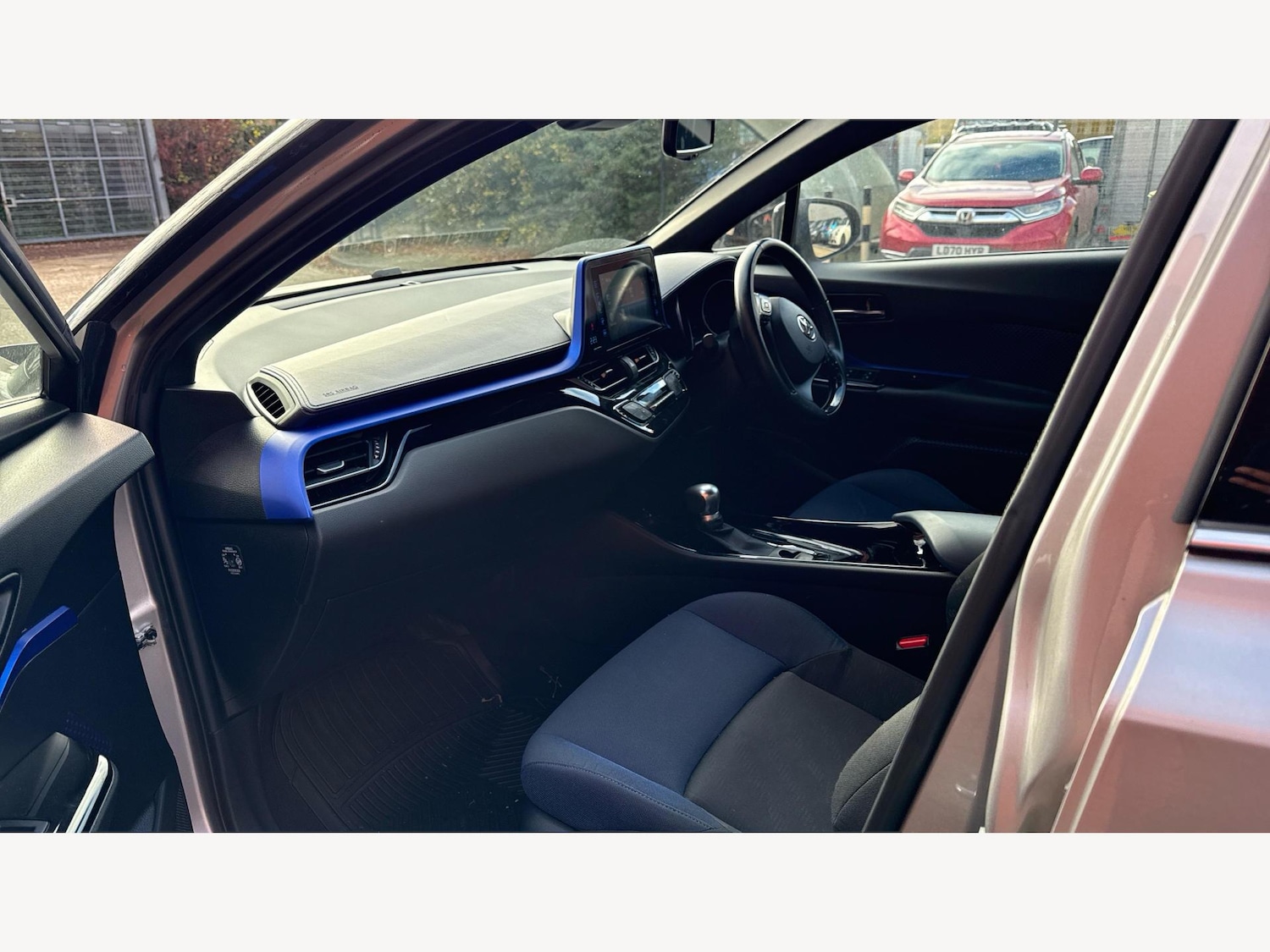 Used Toyota C-HR 2017 for sale - 76689596: Photo 12