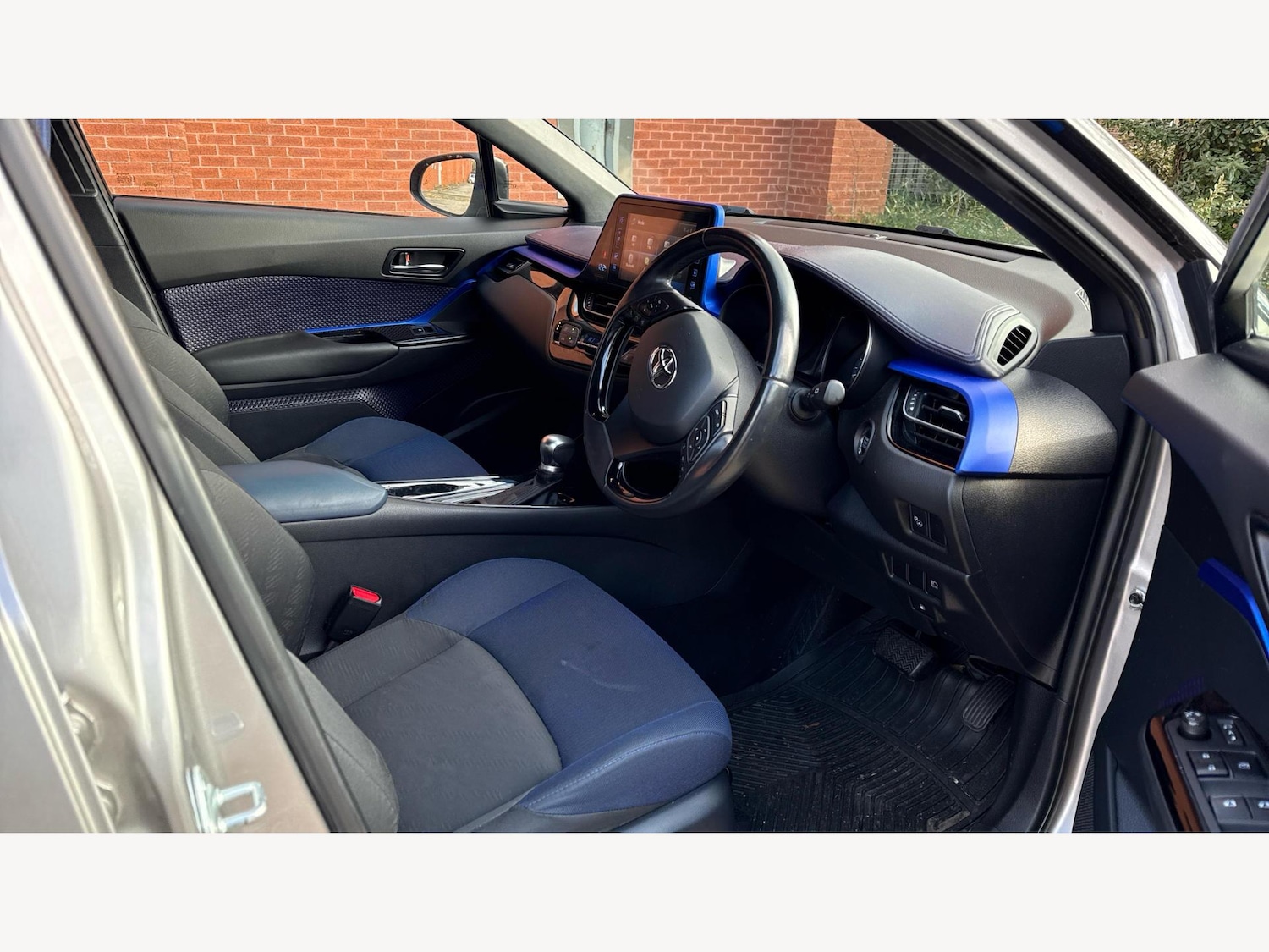 Used Toyota C-HR 2017 for sale - 76689596: Photo 13