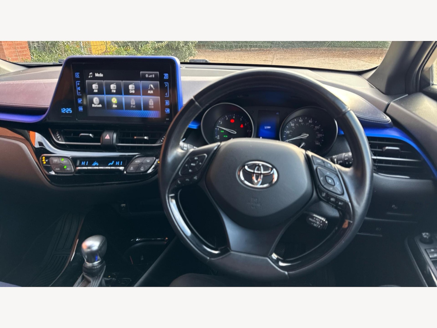 Used Toyota C-HR 2017 for sale - 76689596: Photo 7