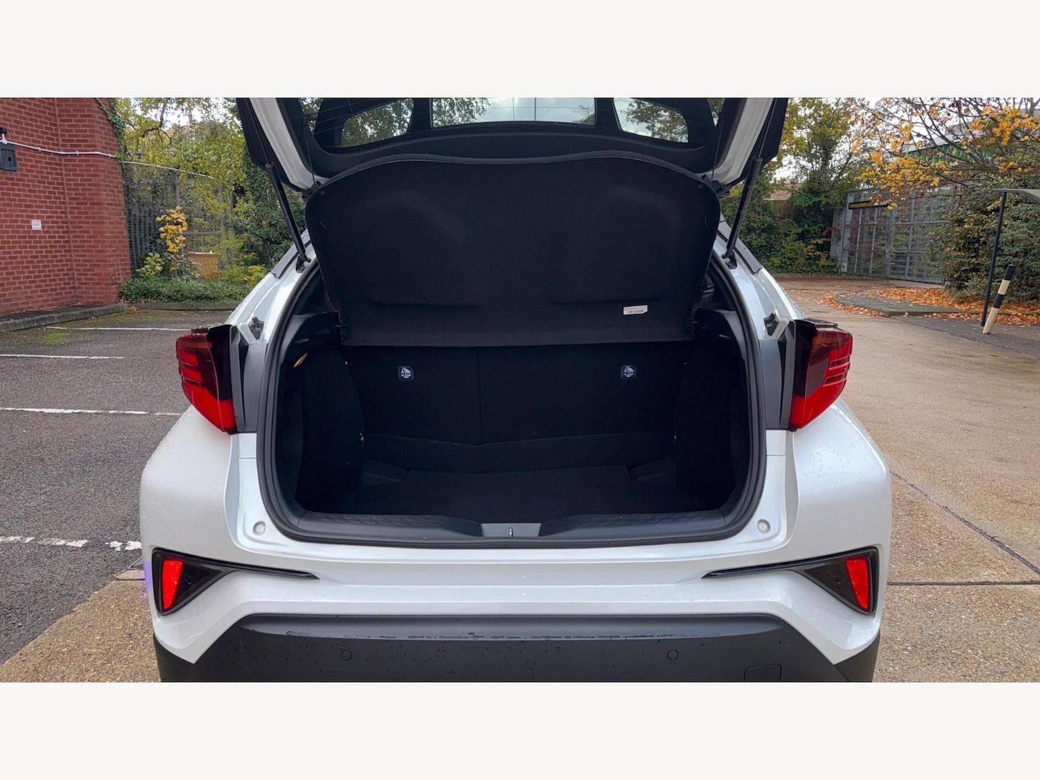 Used Toyota C-HR 2022 for sale - 76388519: Photo 16