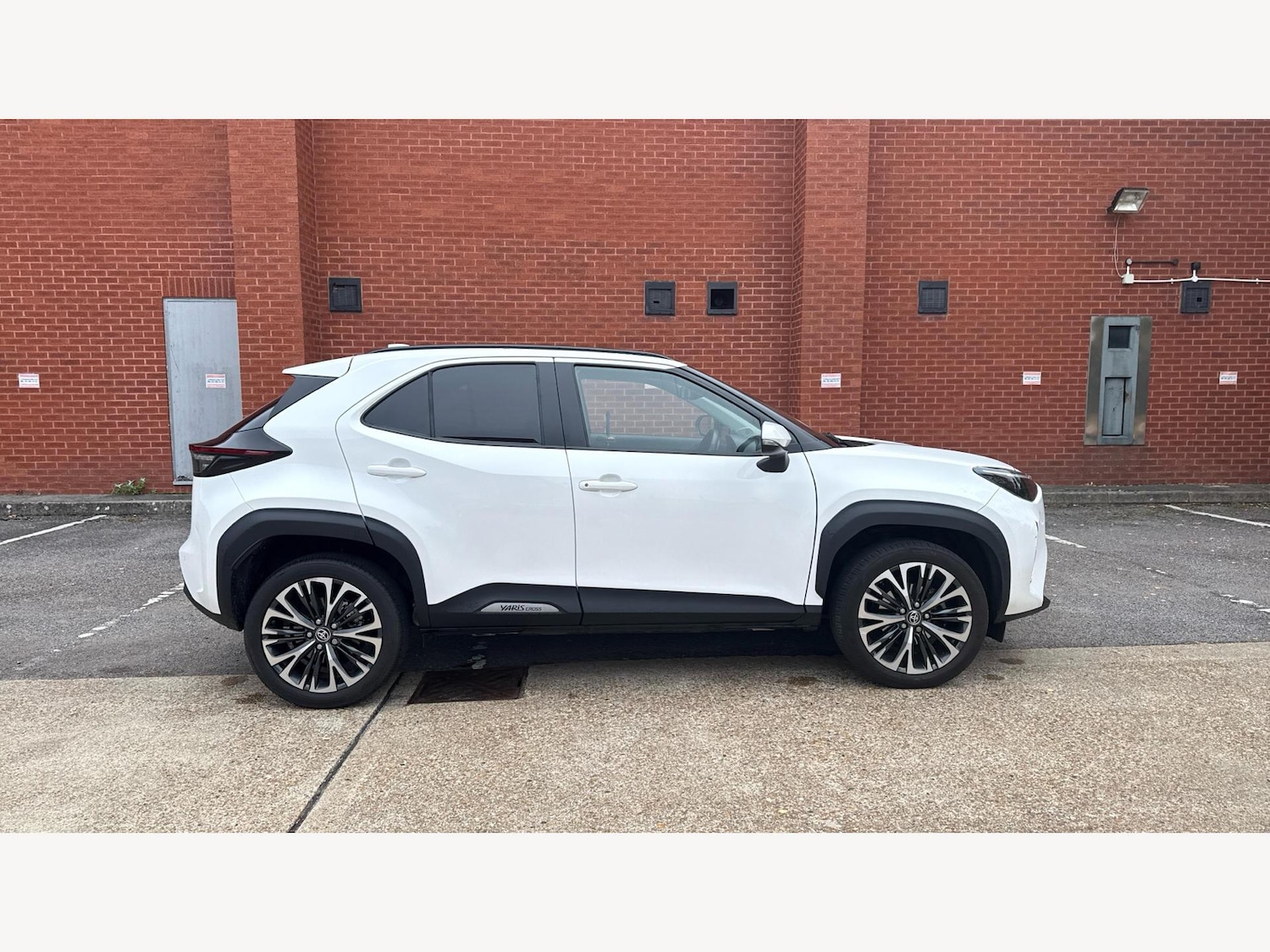 Used Toyota Yaris Cross 2023 for sale - 76360894: Photo 18