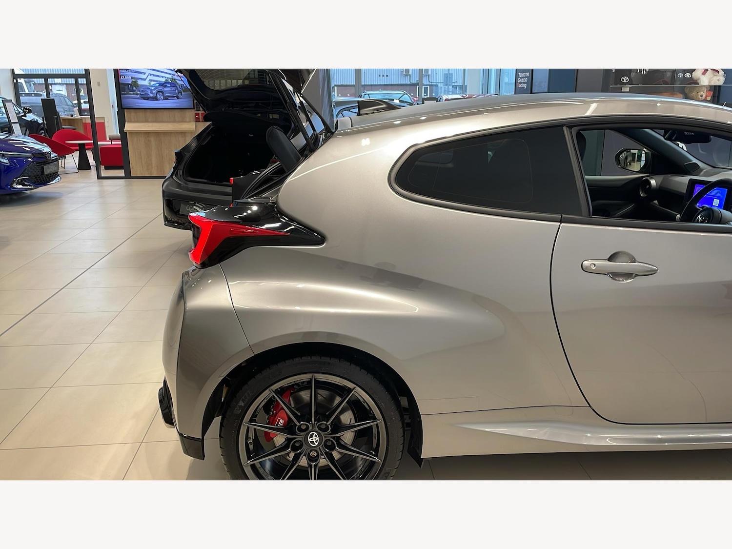 Used Toyota Yaris for sale - 77175238: Photo 2