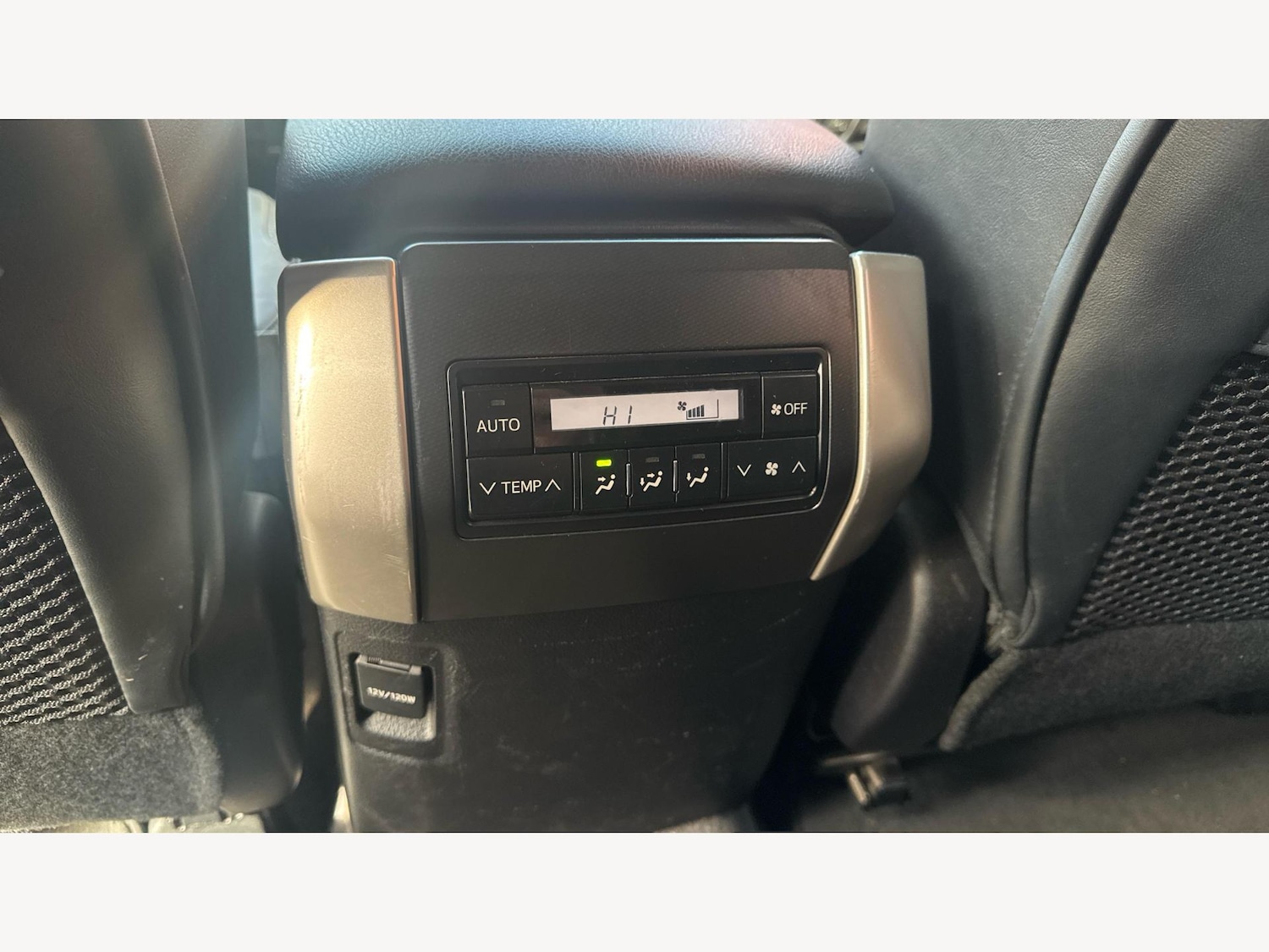 Used Toyota Land Cruiser 2012 for sale - 76360712: Photo 25