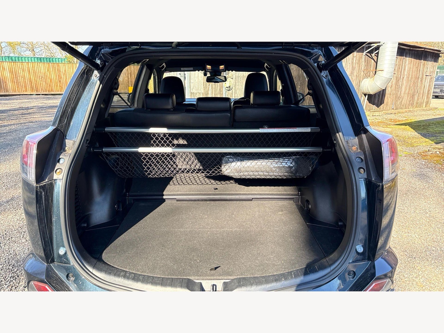 Used Toyota RAV4 2018 for sale - 78058751: Photo 16