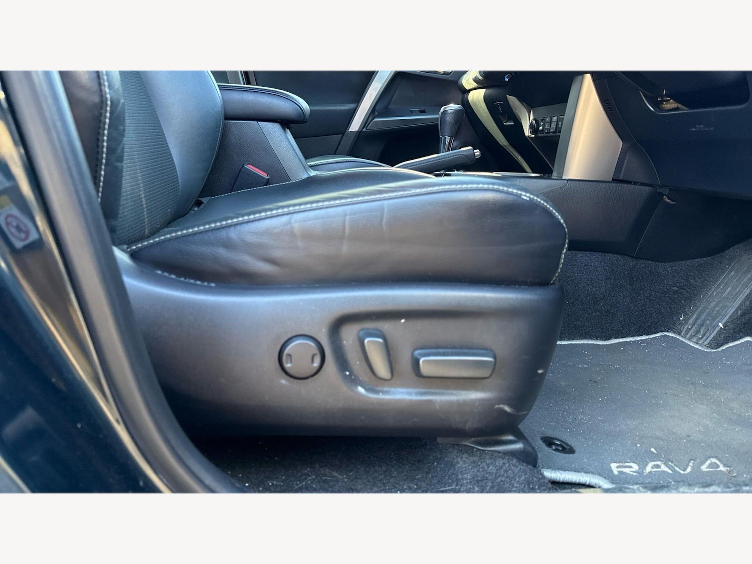 Used Toyota RAV4 2018 for sale - 78058751: Photo 24