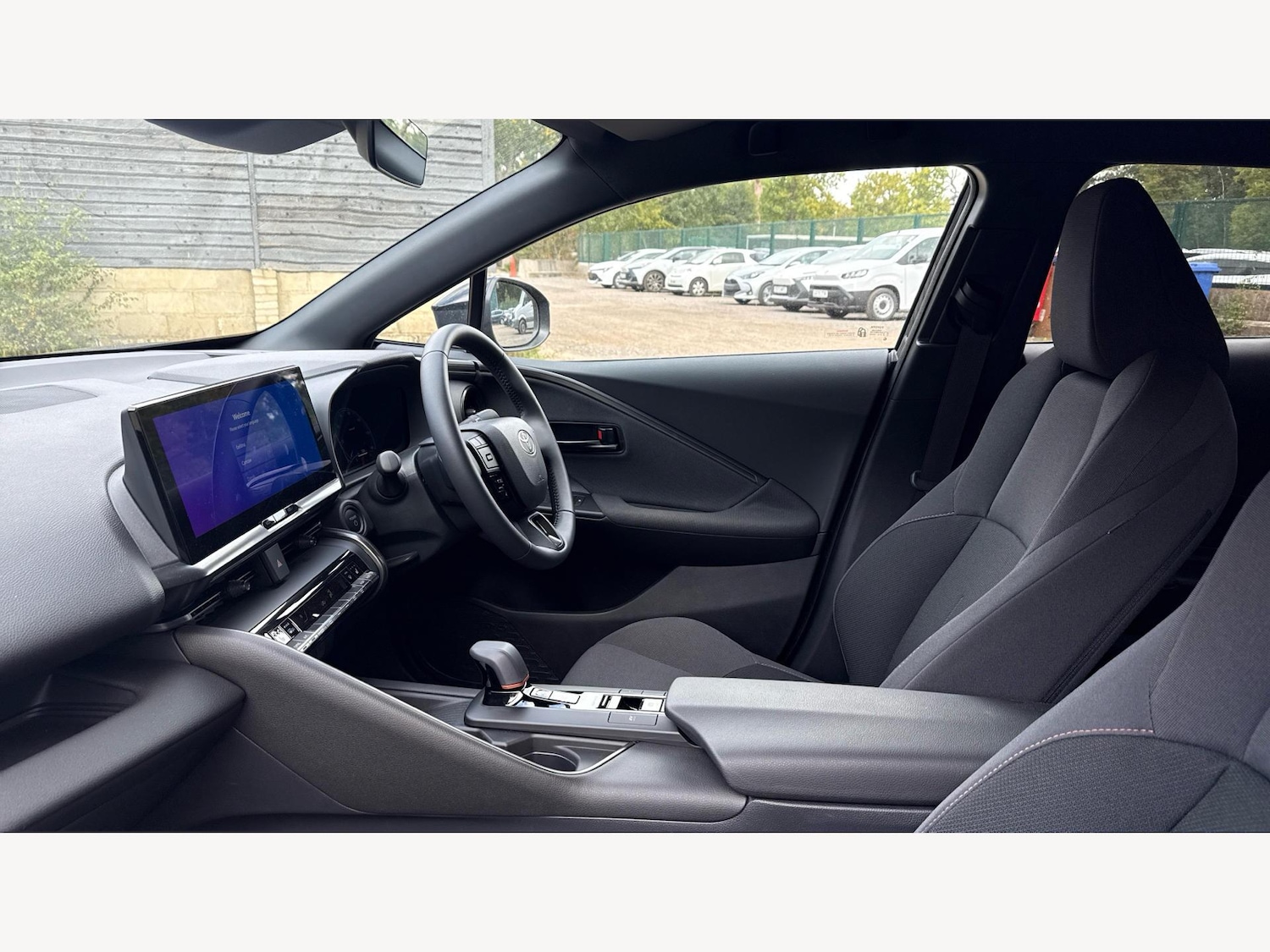 Used Toyota C-HR 2025 for sale - 76152105: Photo 12
