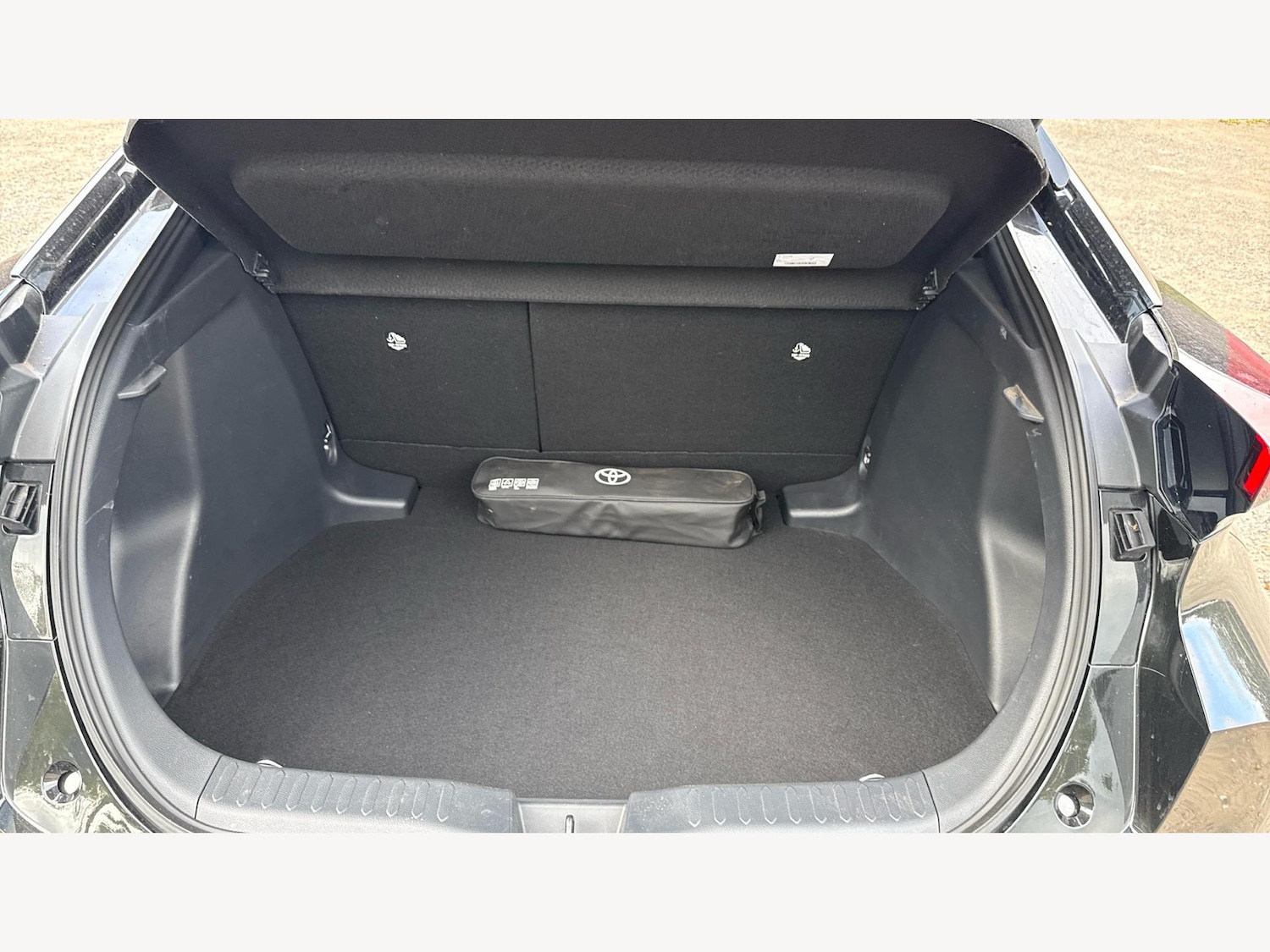 Used Toyota C-HR 2025 for sale - 76152105: Photo 16